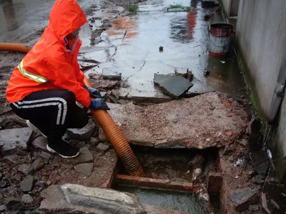 睢宁专业清理污水池 炜誉市政以规范流程守护城市 “肠道”