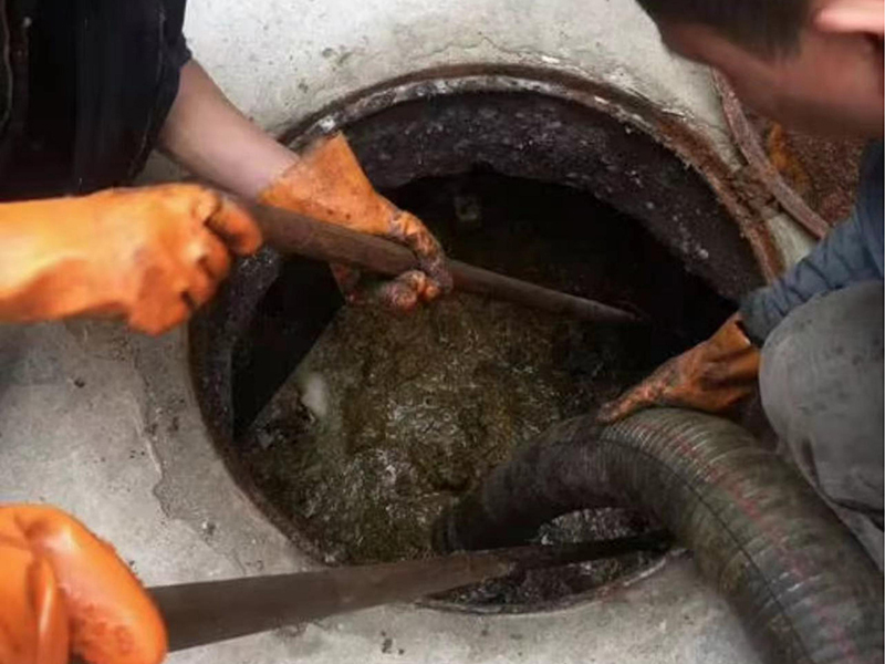 睢宁清理化粪池时如何避免沼气的危害?